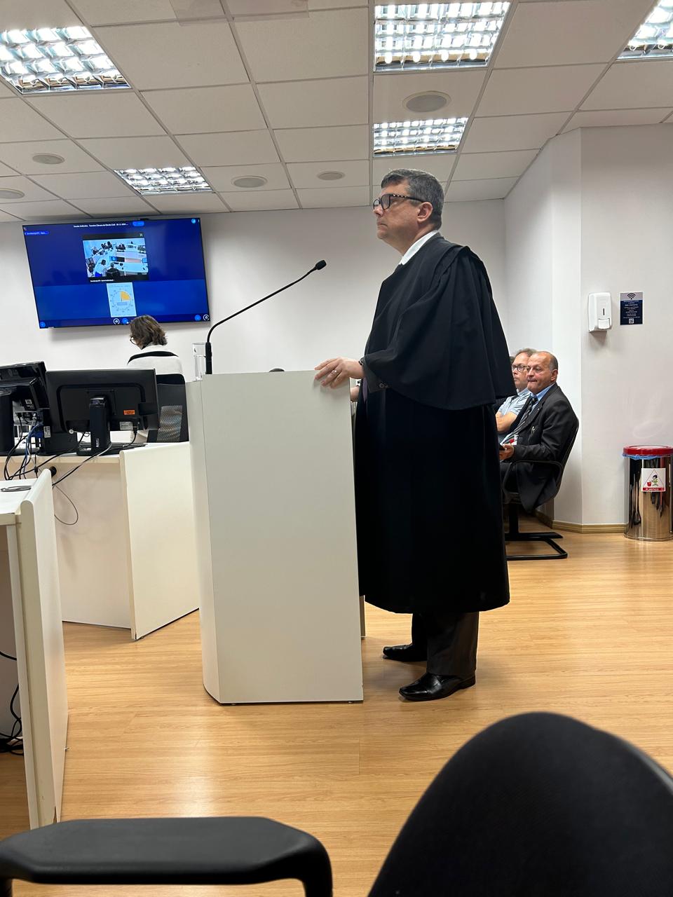 Dr. Fernando Gama d'Eça - OAB/SC 15.329